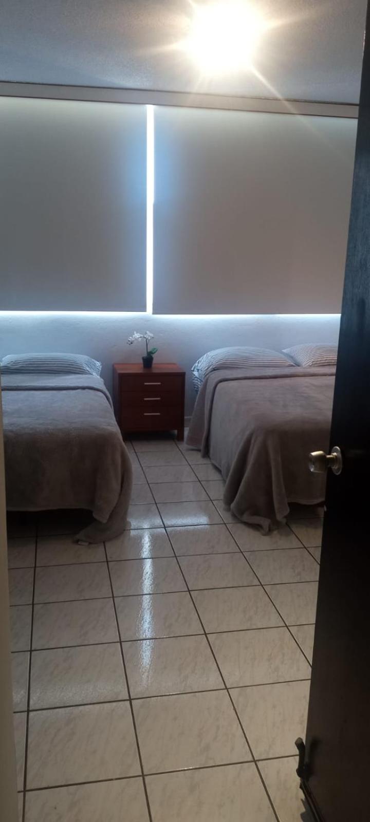 Marbella Apartments Сан-Хуан Номер фото