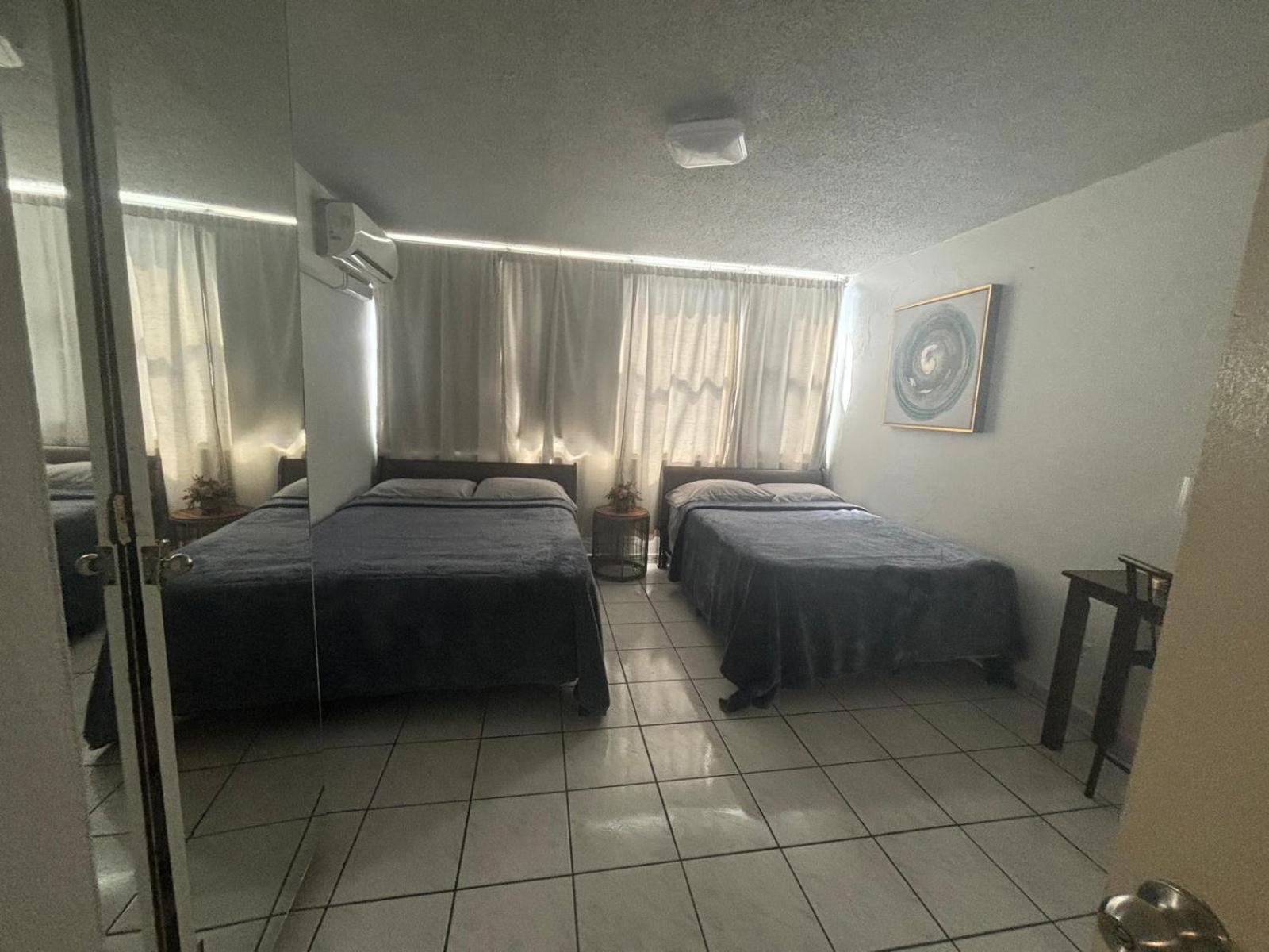 Marbella Apartments Сан-Хуан Номер фото